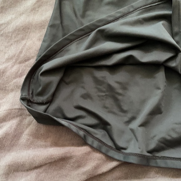 size M - black Tankini hidden bra low padding good support, stays on - Picture 3 of 6